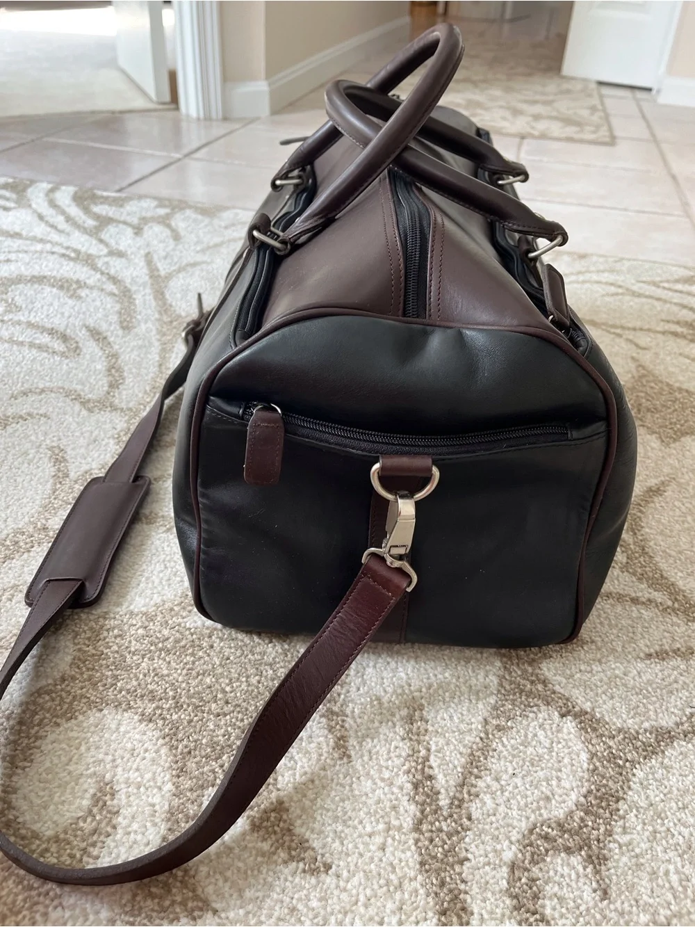 Men's Two-Tone Leather Weekender Bag in Black and Dark Brown
